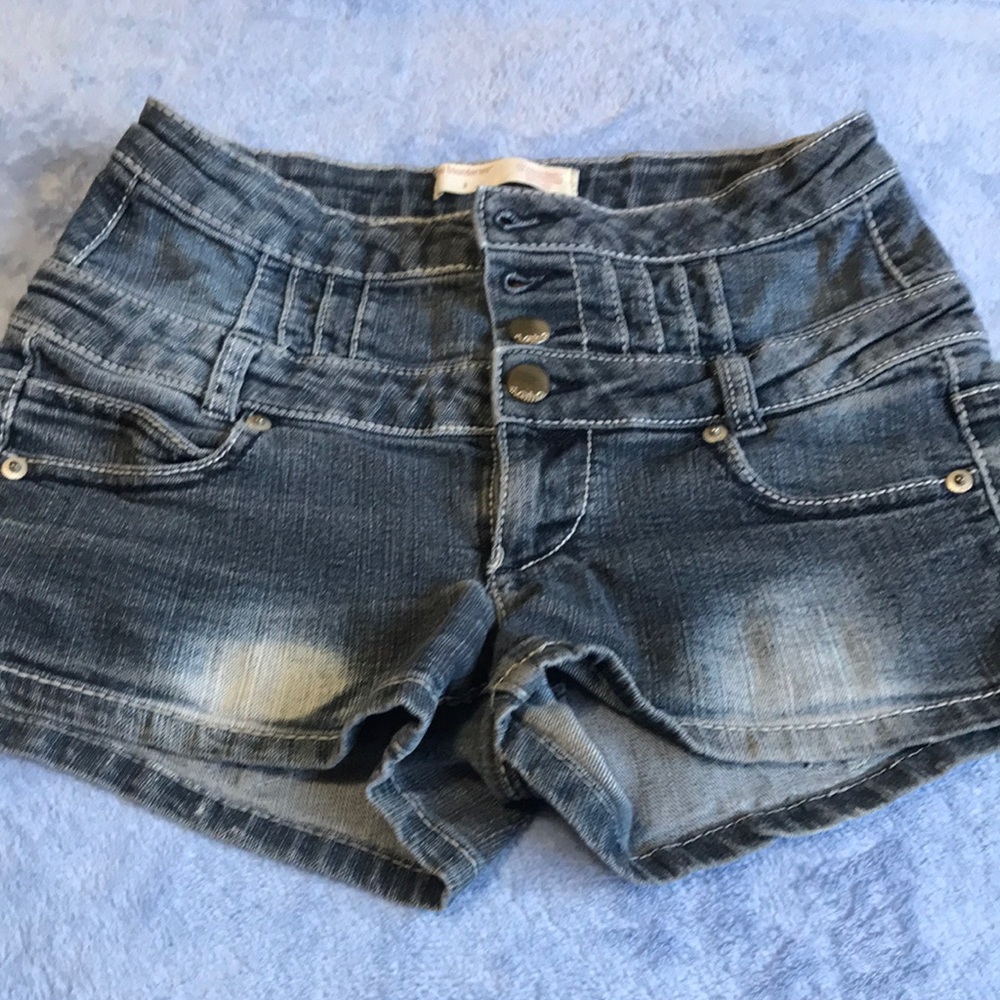 No Boundaries Jean shorts
